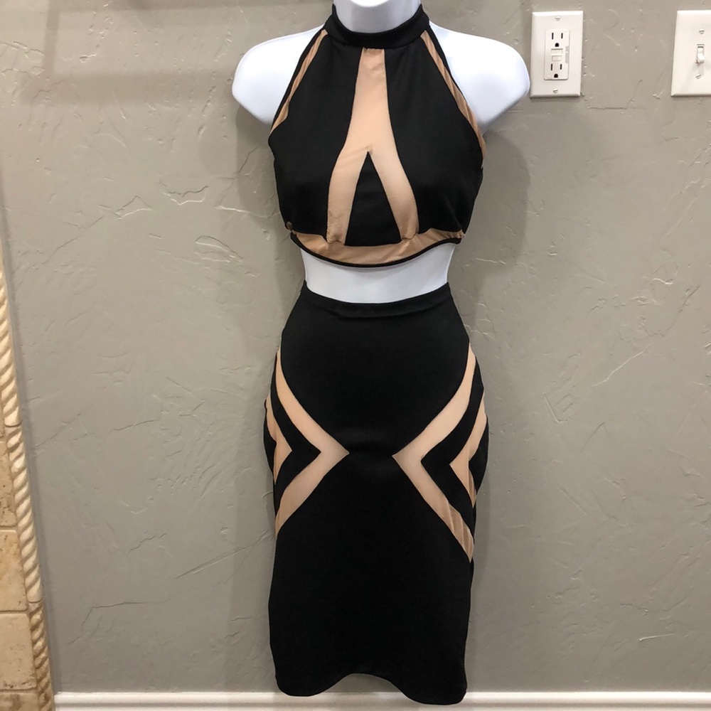 A 2 piece dress